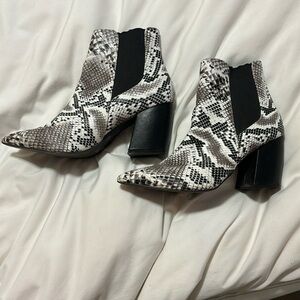 Qupid Snakeskin ankle booties